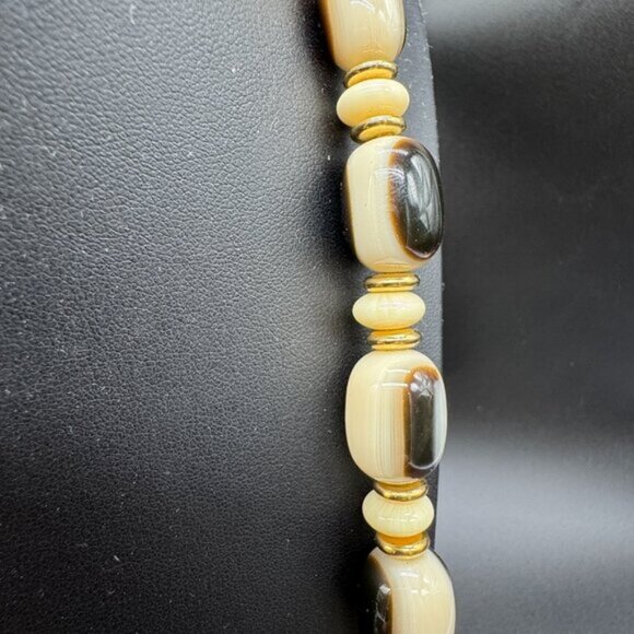Vintage Chunky Necklace Faux Horn Plastic Beads Cream and Brown 30 inches - Picture 6 of 9